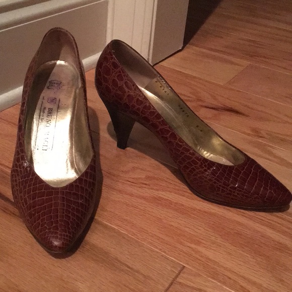 Vintage Bruno Magli Pumps - Picture 2 of 3